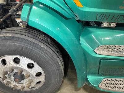 Peterbilt 579 Fender