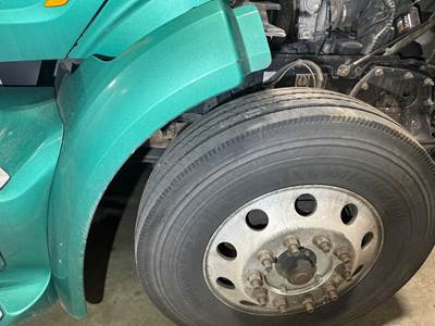 Peterbilt 579 Fender