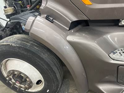 Peterbilt 579 Fender