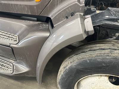 Peterbilt 579 Fender