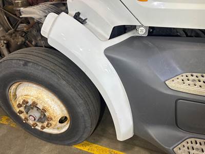 Peterbilt 579 Fender