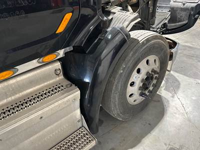 Peterbilt 579 Fender