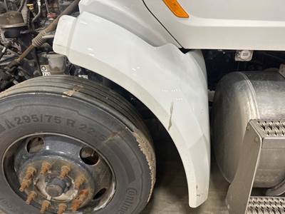 Peterbilt 579 Fender