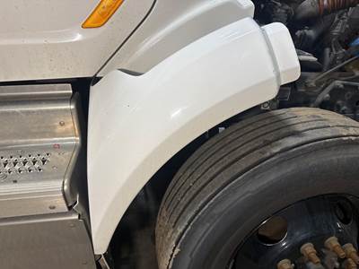 Peterbilt 579 Fender