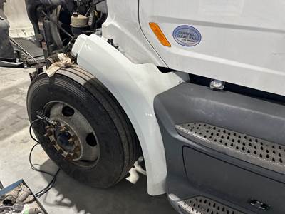 Peterbilt 579 Fender