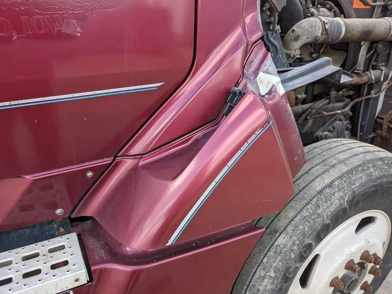 2000 Sterling L9522 Fender For Sale Des Moines, IA 25143978
