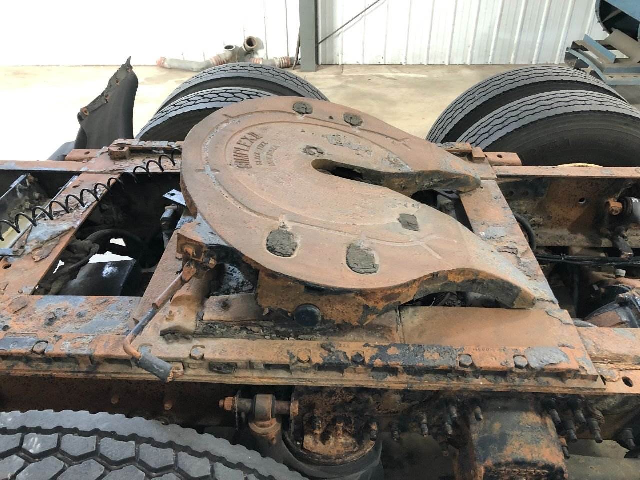 2000 Simplex SE II Fifth Wheel for a Volvo VNL For Sale Winimac, IN