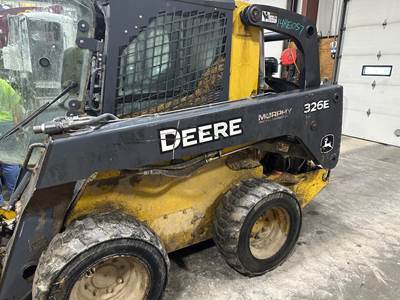 John Deere 326E Frame