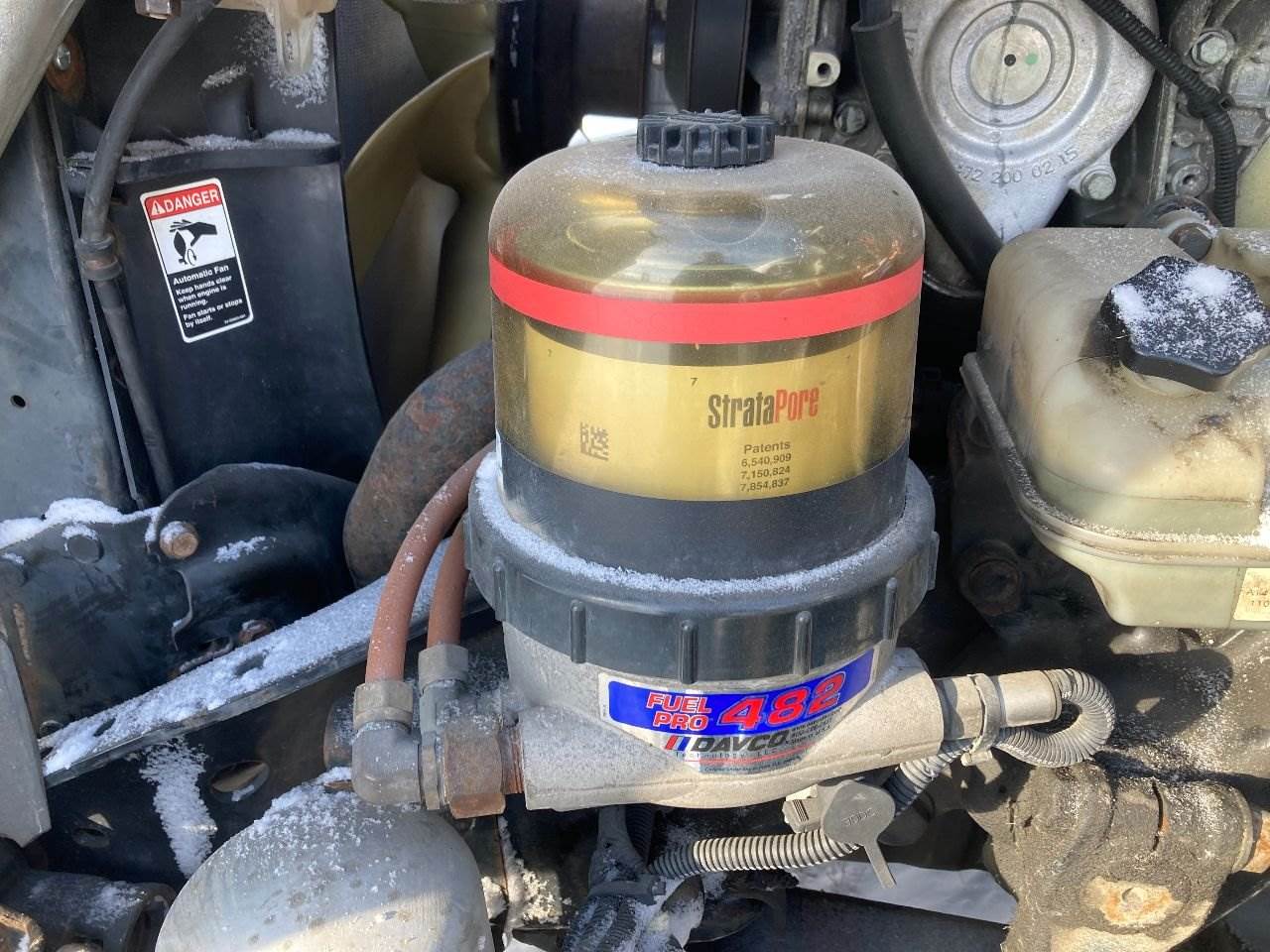 2012 Detroit DD13 Fuel / Water Separator for a Freightliner Cascadia
