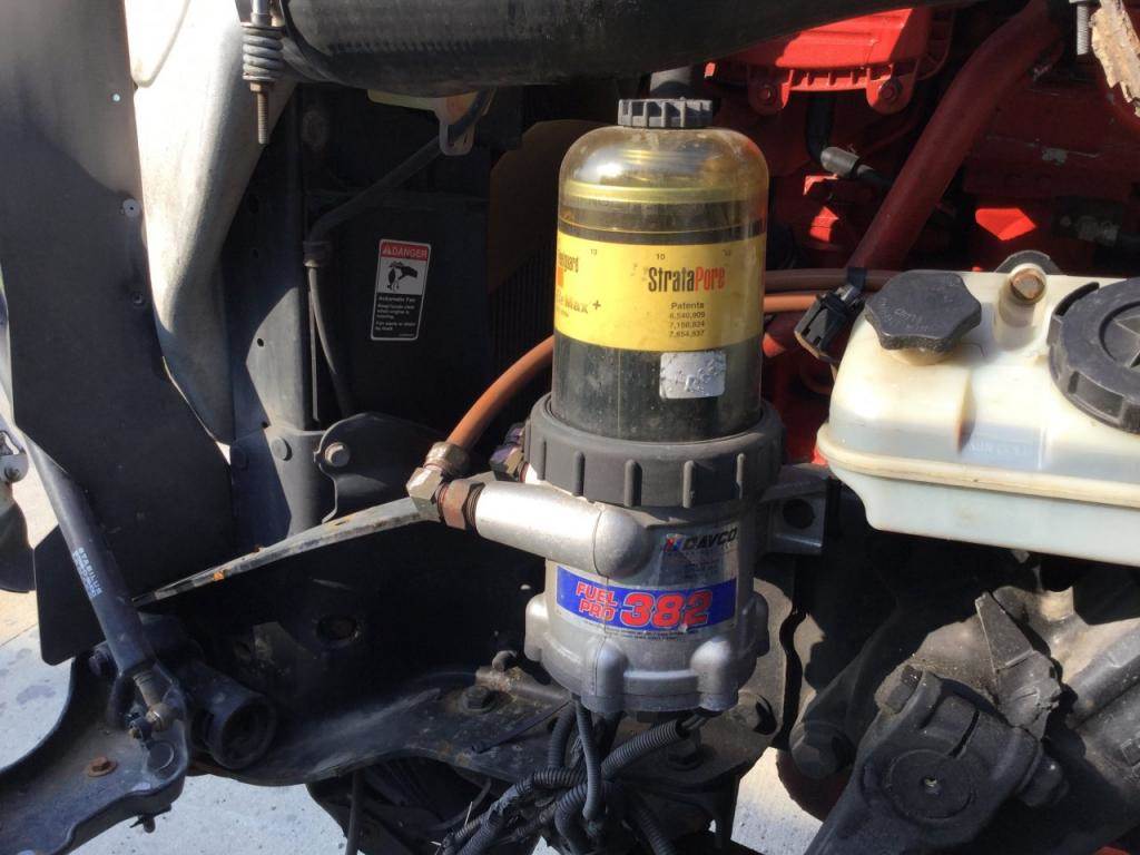 2013 Cummins ISX15 Fuel Filter Base for a FREIGHTLINER CASCADIA