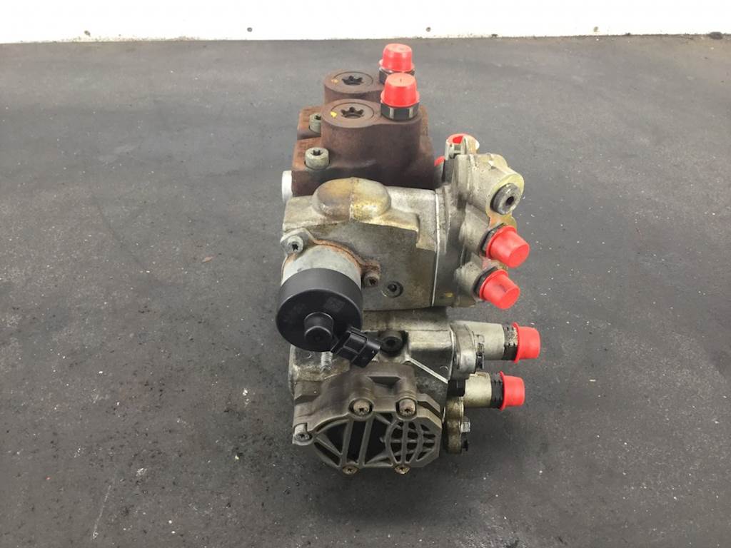 Detroit DD15 Fuel Pump For Sale Spencer, IA A4700900750