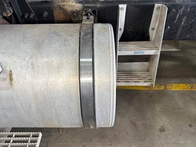 Caterpillar CT660 Fuel Tank Strap / Bracket