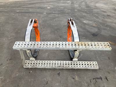 Ford LN7000 Fuel Tank Strap / Bracket