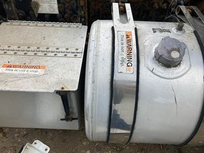 Freightliner Cascadia Fuel Tank Strap / Bracket