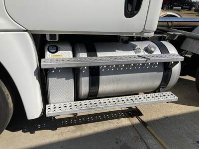 Freightliner Cascadia Fuel Tank Strap / Bracket
