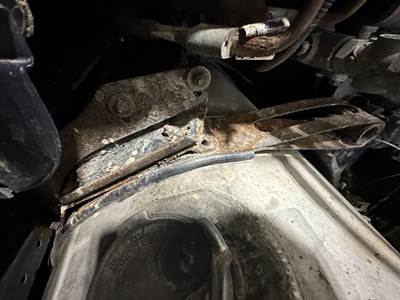 Freightliner Cascadia Fuel Tank Strap / Bracket