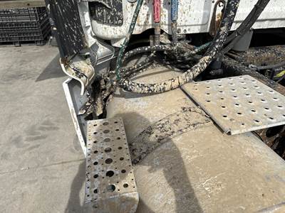 Freightliner Cascadia Fuel Tank Strap / Bracket