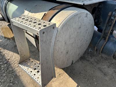 Freightliner Cascadia Fuel Tank Strap / Bracket