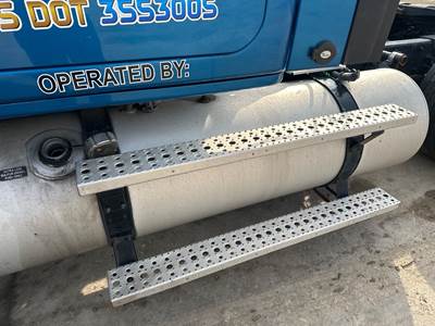 Freightliner Cascadia Fuel Tank Strap / Bracket