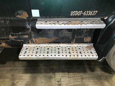 Freightliner FL70 Fuel Tank Strap / Bracket