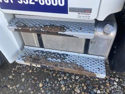 Freightliner M2 106 Fuel Tank Strap / Bracket