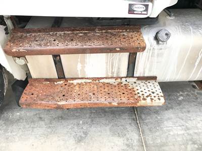 Freightliner M2 106 Fuel Tank Strap / Bracket