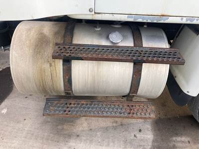 International 8100 Fuel Tank Strap / Bracket