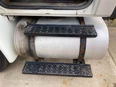 International DuraStar 4300 Fuel Tank Strap / Bracket for a International Durastar (4300)