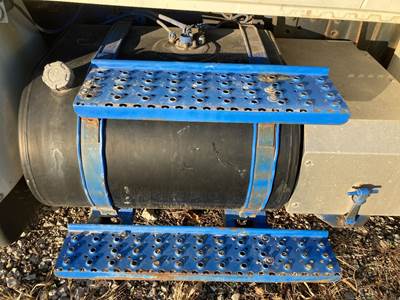 International DuraStar 4400 Fuel Tank Strap / Bracket for a International Durastar (4400)