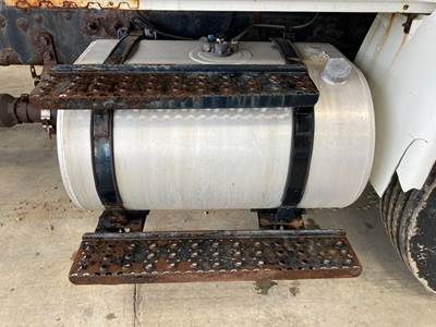 International DuraStar 4400 Fuel Tank Strap / Bracket for a International Durastar (4400)