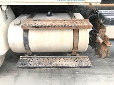 International DuraStar 4400 Fuel Tank Strap / Bracket for a International Durastar (4400)