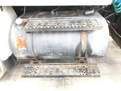 International DuraStar 4400 Fuel Tank Strap / Bracket for a International Durastar (4400)