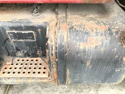 International S2500 Fuel Tank Strap / Bracket