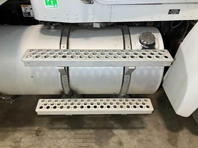 Kenworth T370 Fuel Tank Strap / Bracket