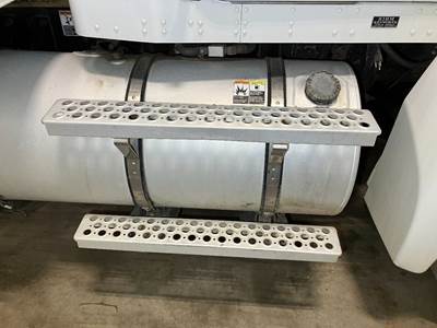 Kenworth T370 Fuel Tank Strap / Bracket