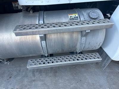 Kenworth T370 Fuel Tank Strap / Bracket