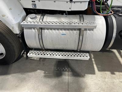 Kenworth T440 Fuel Tank Strap / Bracket