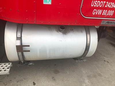 Kenworth T600 Fuel Tank Strap / Bracket