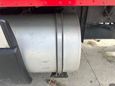 Kenworth T600 Fuel Tank Strap / Bracket