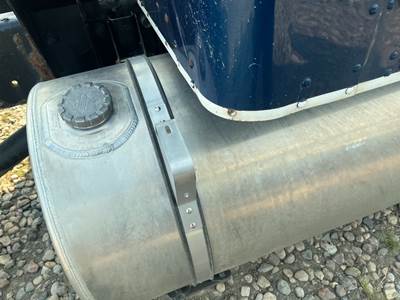 Kenworth T660 Fuel Tank Strap / Bracket