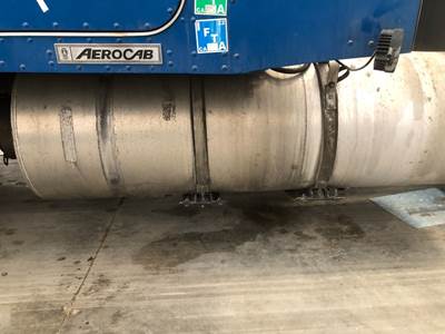 Kenworth T660 Fuel Tank Strap / Bracket