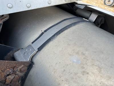 Kenworth T660 Fuel Tank Strap / Bracket