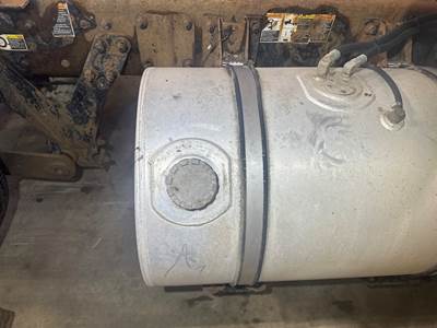 Kenworth T660 Fuel Tank Strap / Bracket