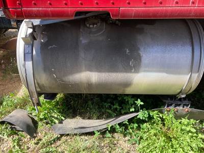 Kenworth T680 Fuel Tank Strap / Bracket