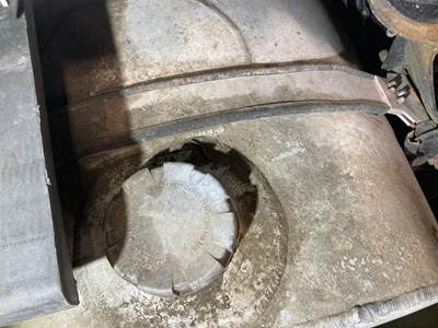 Kenworth T680 Fuel Tank Strap / Bracket