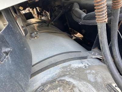 Kenworth T680 Fuel Tank Strap / Bracket