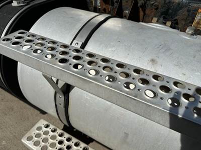 Kenworth T680 Fuel Tank Strap / Bracket