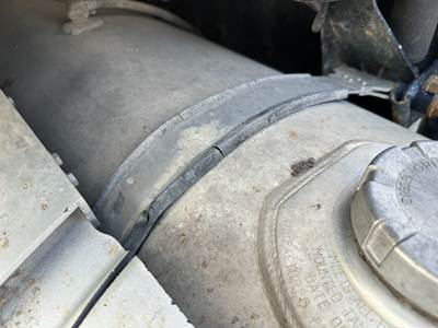 Kenworth T680 Fuel Tank Strap / Bracket