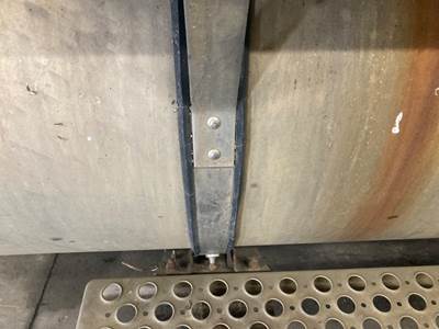 Kenworth T800 Fuel Tank Strap / Bracket