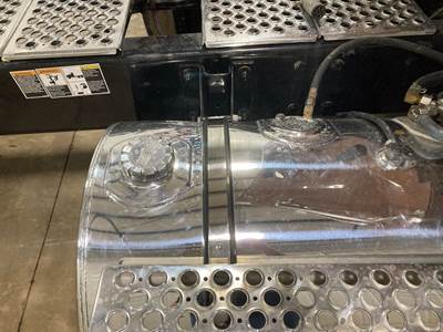 Kenworth T880 Fuel Tank Strap / Bracket